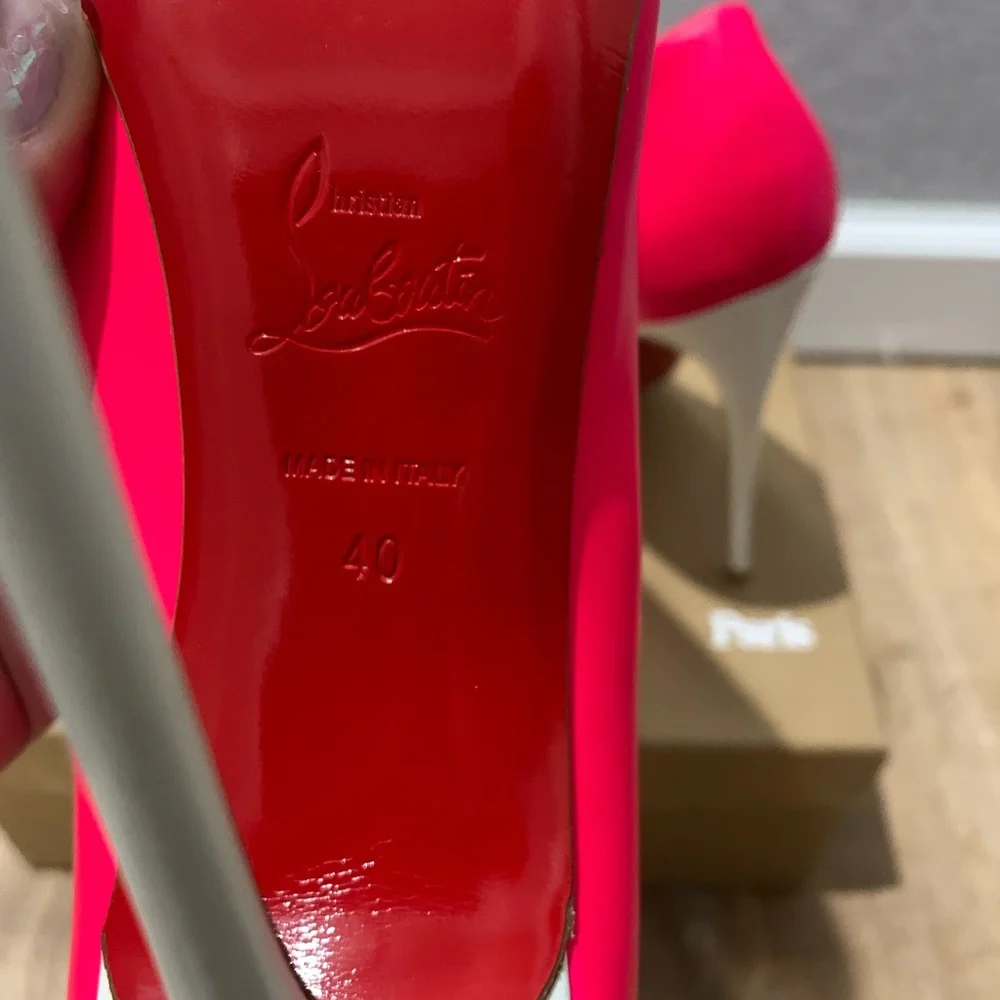 Christian Louboutin So Kate Heels - Picture 10 of 11